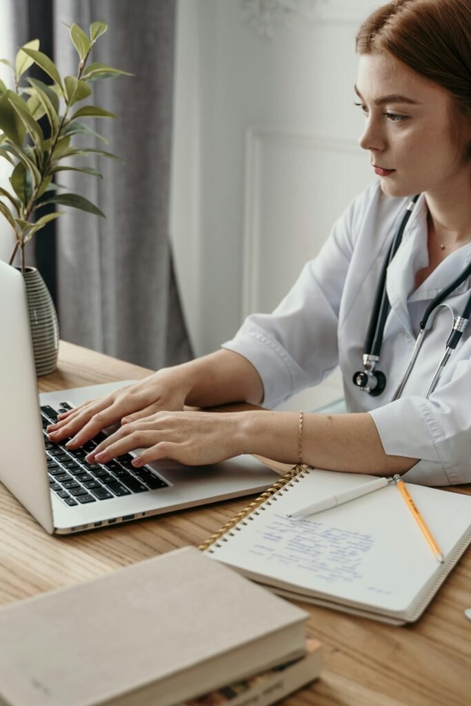 foto de inicio guia de salud Guia de salud, doctora